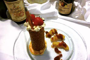 Croquandine au calvados, crème de carottes de créances et mousse de poires au pommeau