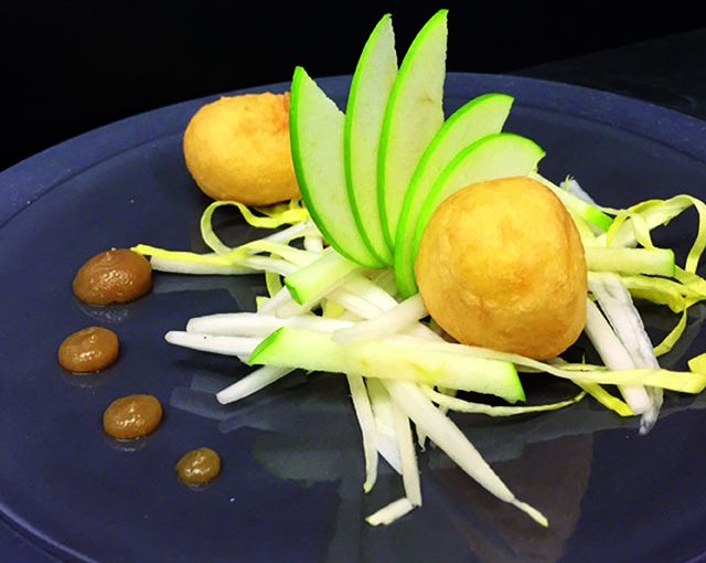 Neufchâtel, andouille de Vire en tempura et caramel acidulé