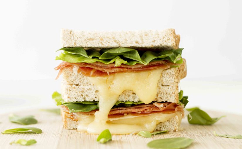 Toast jambon fumé de la Manche et Pont-l’Évêque fondu